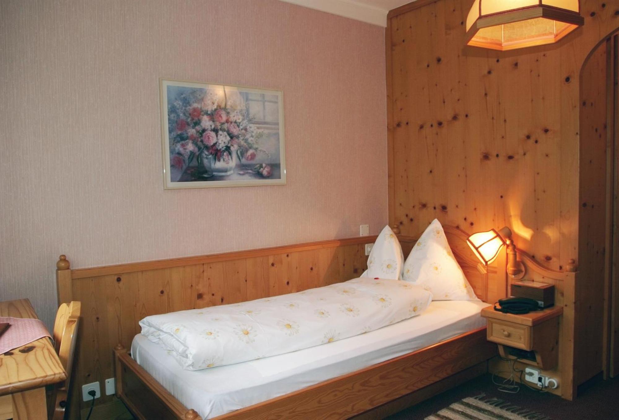 Hotel Cresta Flims Ruang foto