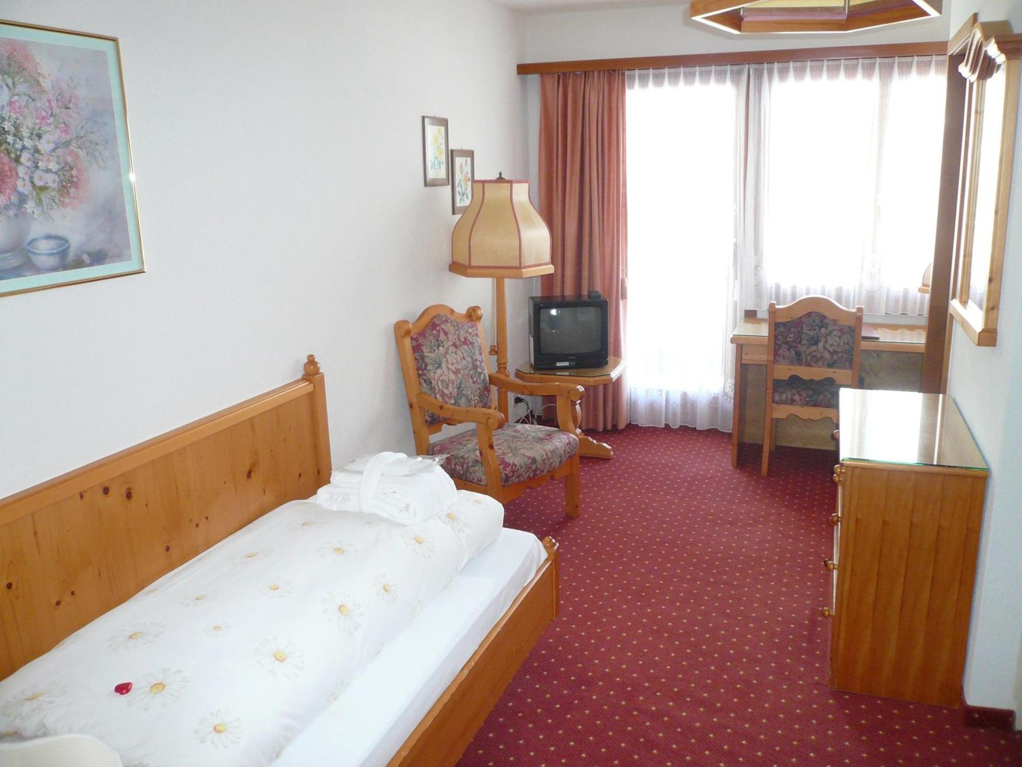 Hotel Cresta Flims Ruang foto